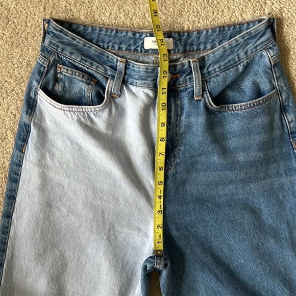Forever 21 90s baggy Denim W/ Patchwork Detail | Size 29 - Picture 4 of 9